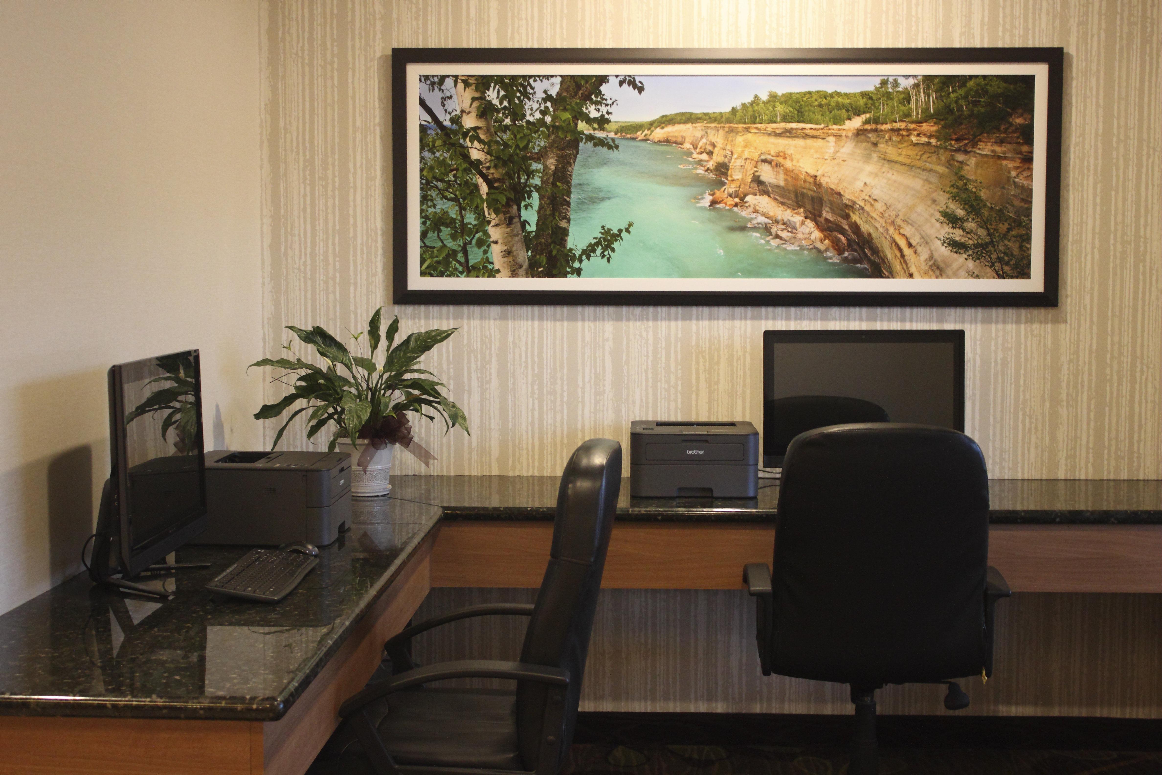 Holiday Inn Express Munising-Lakeview, An Ihg Hotel Exteriör bild