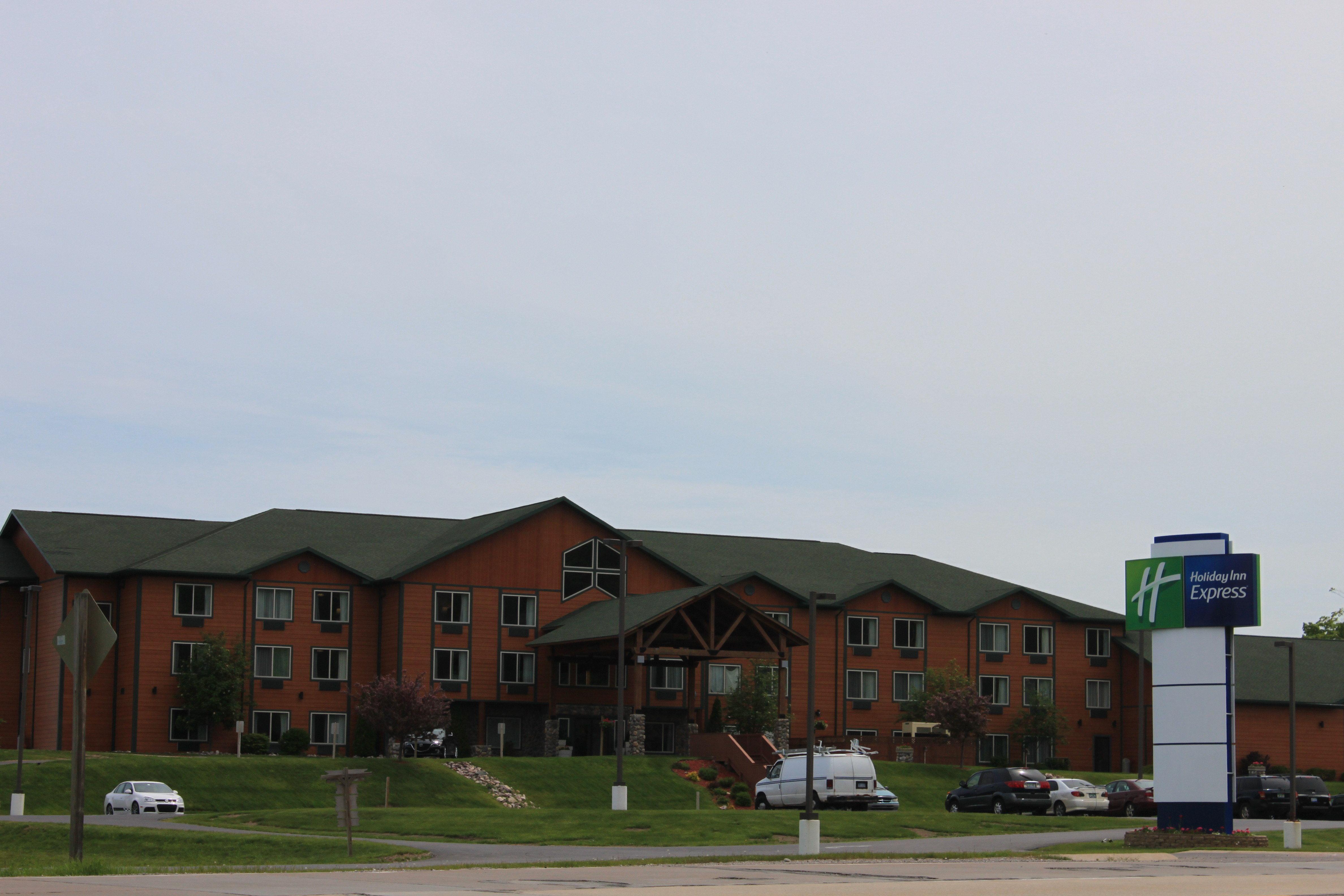 Holiday Inn Express Munising-Lakeview, An Ihg Hotel Exteriör bild