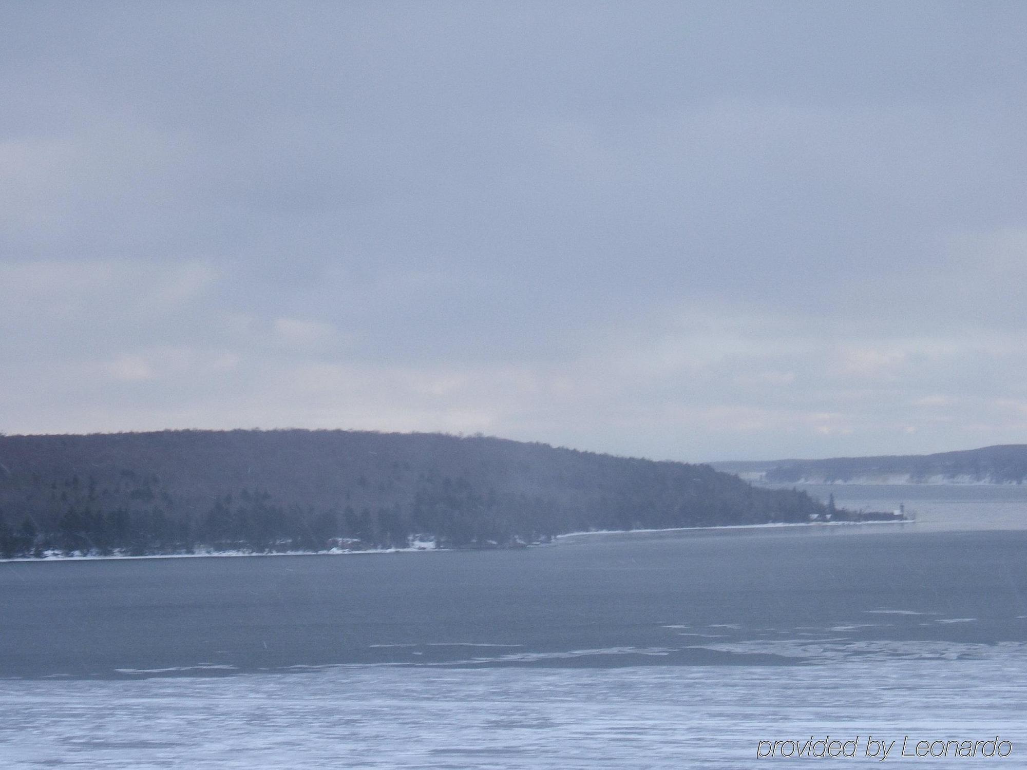 Holiday Inn Express Munising-Lakeview, An Ihg Hotel Exteriör bild