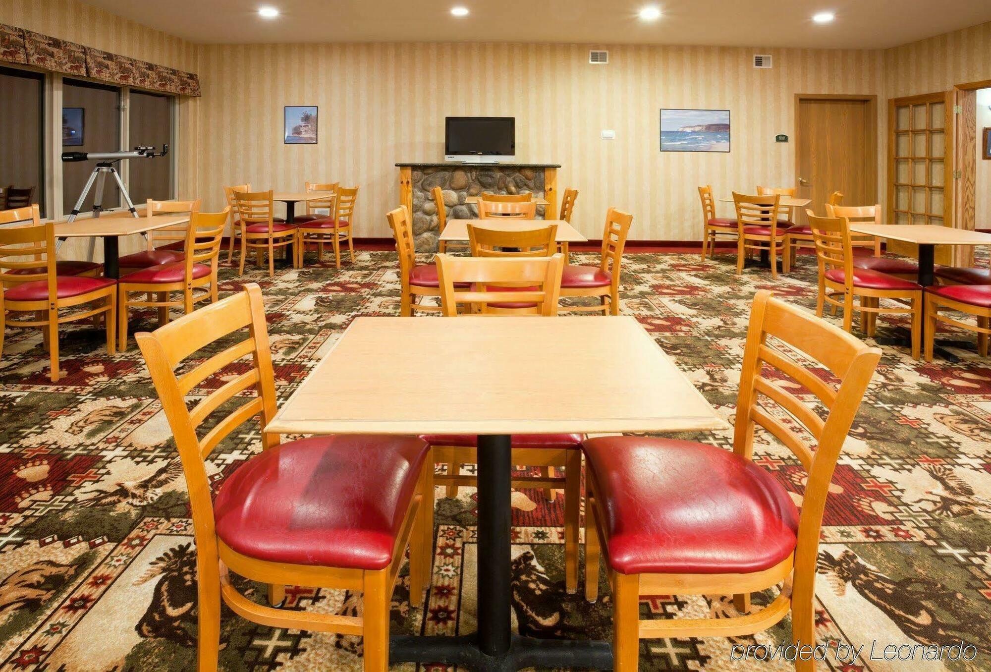 Holiday Inn Express Munising-Lakeview, An Ihg Hotel Exteriör bild
