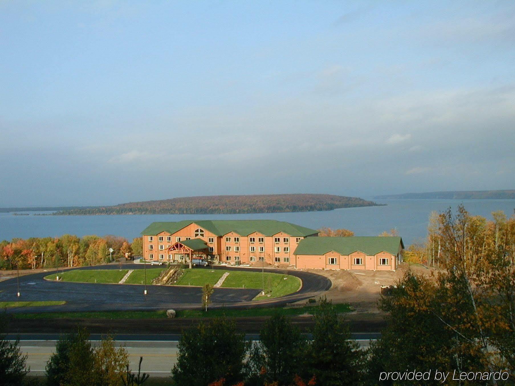 Holiday Inn Express Munising-Lakeview, An Ihg Hotel Exteriör bild